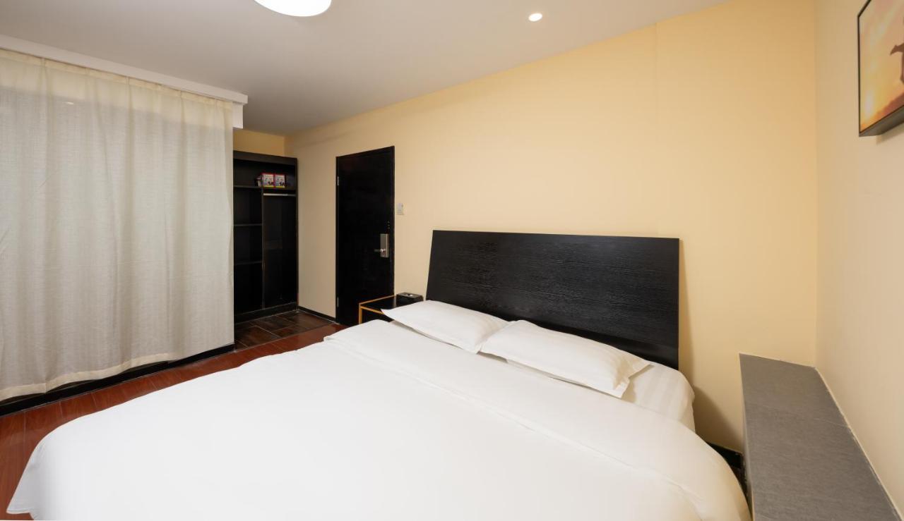 Spring Time Hostel--Nearby Tiananmen Square & Forbidden City & Wangfujing Street & Line 5,6 Subway Nearby,Free Wifi Beijing Eksteriør bilde