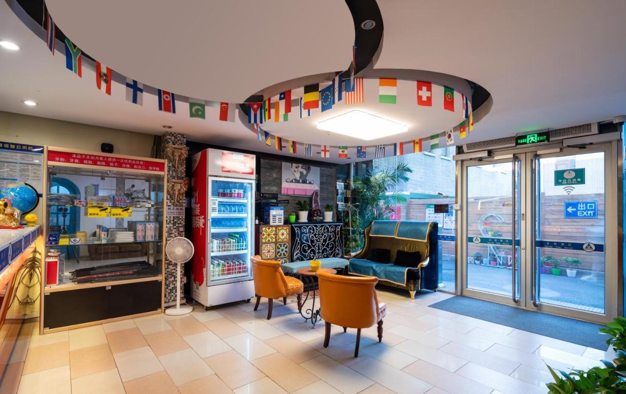 Spring Time Hostel--Nearby Tiananmen Square & Forbidden City & Wangfujing Street & Line 5,6 Subway Nearby,Free Wifi Beijing Eksteriør bilde