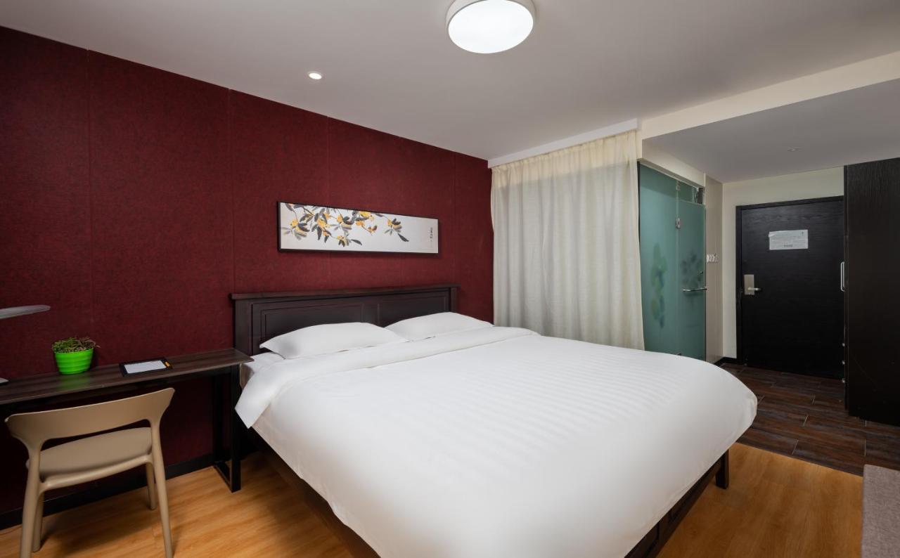 Spring Time Hostel--Nearby Tiananmen Square & Forbidden City & Wangfujing Street & Line 5,6 Subway Nearby,Free Wifi Beijing Eksteriør bilde